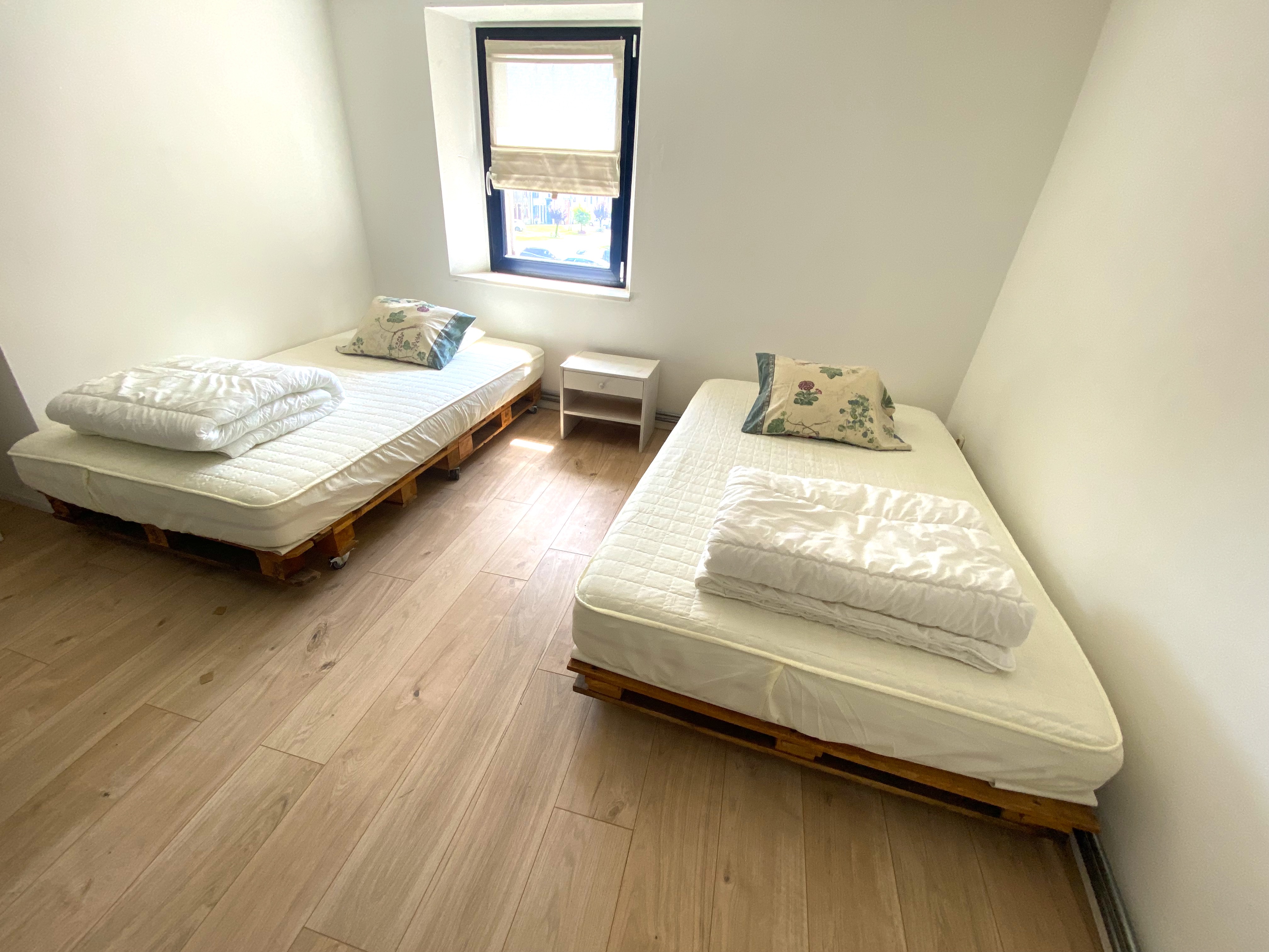 Deuxi&egrave;me chambre avec lits simples du g&icirc;te
