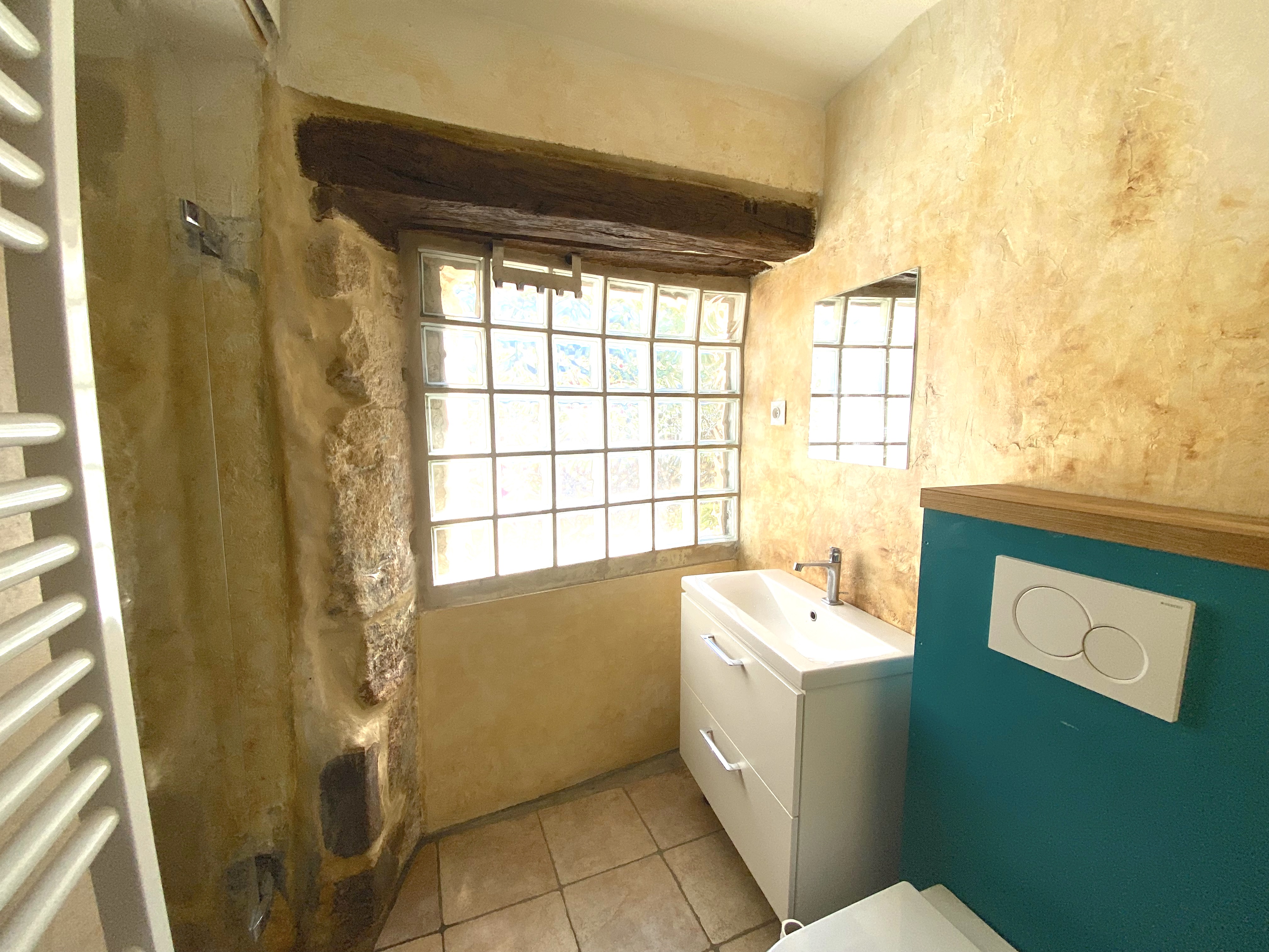 Salle de bain du g&icirc;te familial